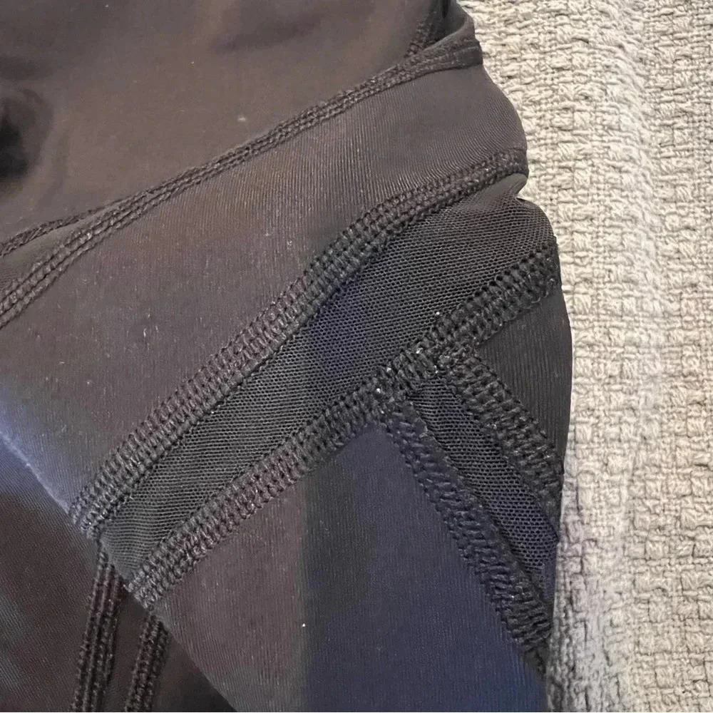 Lululemon Lululemon Wunder Under High-Rise
Crop 21" *Mesh
Black (First Release) - Picture 10 of 10